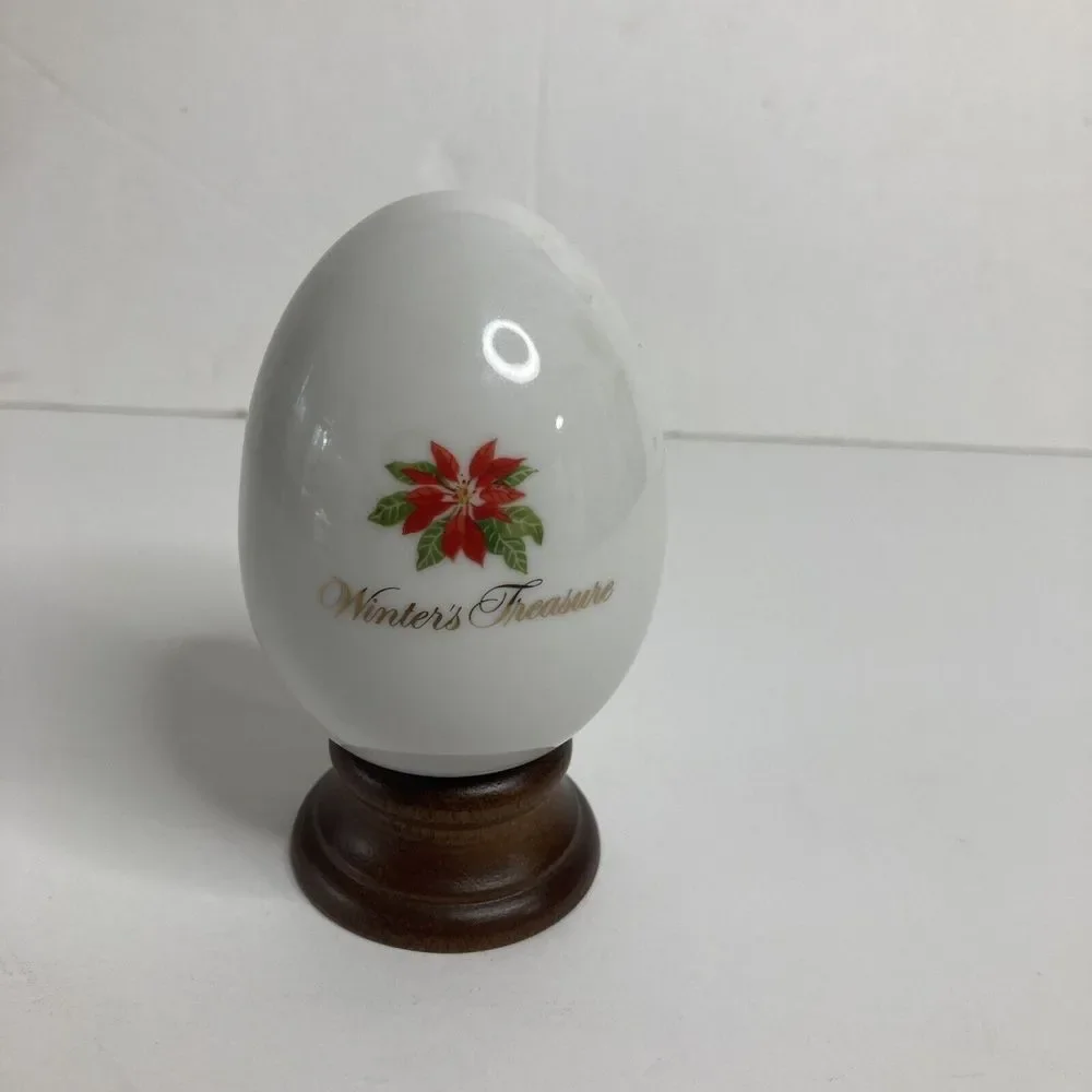 Avon GIFTS OF NATURE Porcelain Egg 1987‎ Winter's Treasure X-Mas Decor Vintage